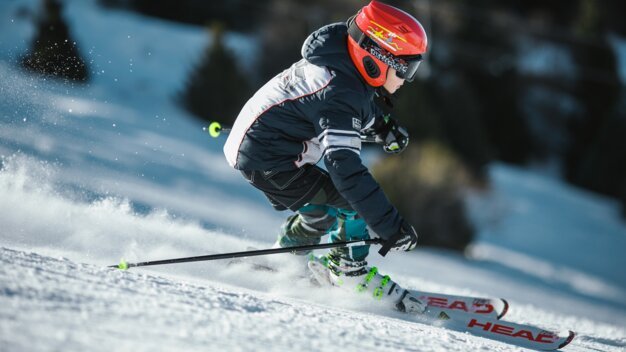 Comment bien choisir le casque de ski de son enfant ? - Les Petits