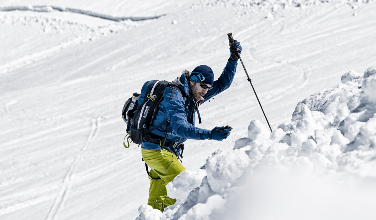 All you need to know about avalanche probes INTERSPORT Rent