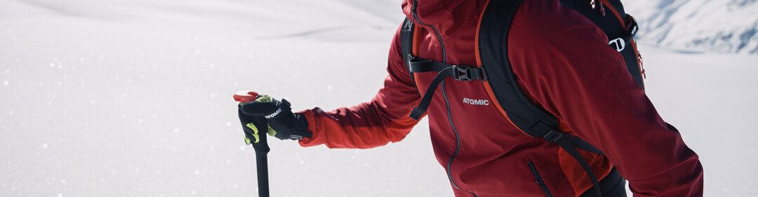 © INTERSPORT International Corporation GmbH Man aan het skiën in besneeuwd berglandschap | © INTERSPORT International Corporation GmbH