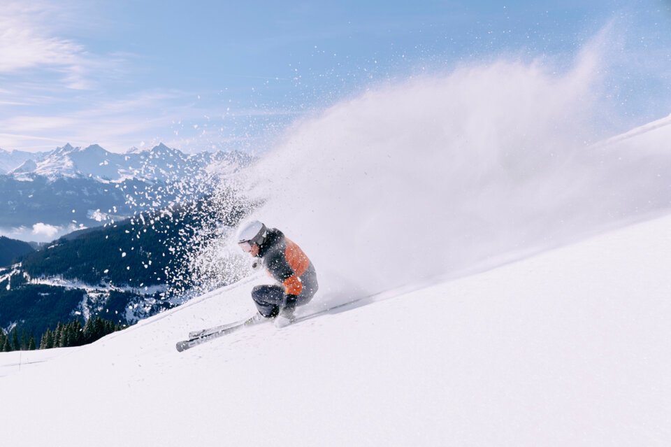 © ARMIN WALCHER Skifahrer im Tiefschnee | © ARMIN WALCHER