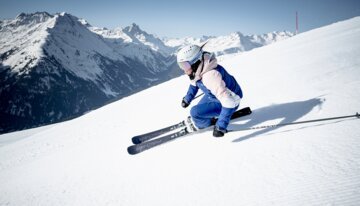 All mountain skiing INTERSPORT Rent