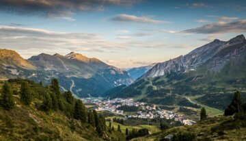 Vue panoramique d'une ville de montagne dans les Alpes. | © Copyright Tourismusverband Obertauern 2017