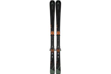 Ein Paar Atomic Redster Q7 Ski mit Bindungen.
