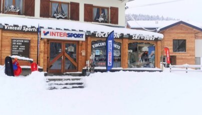 Magasin de location de ski Intersport Vincent Sports sous la neige